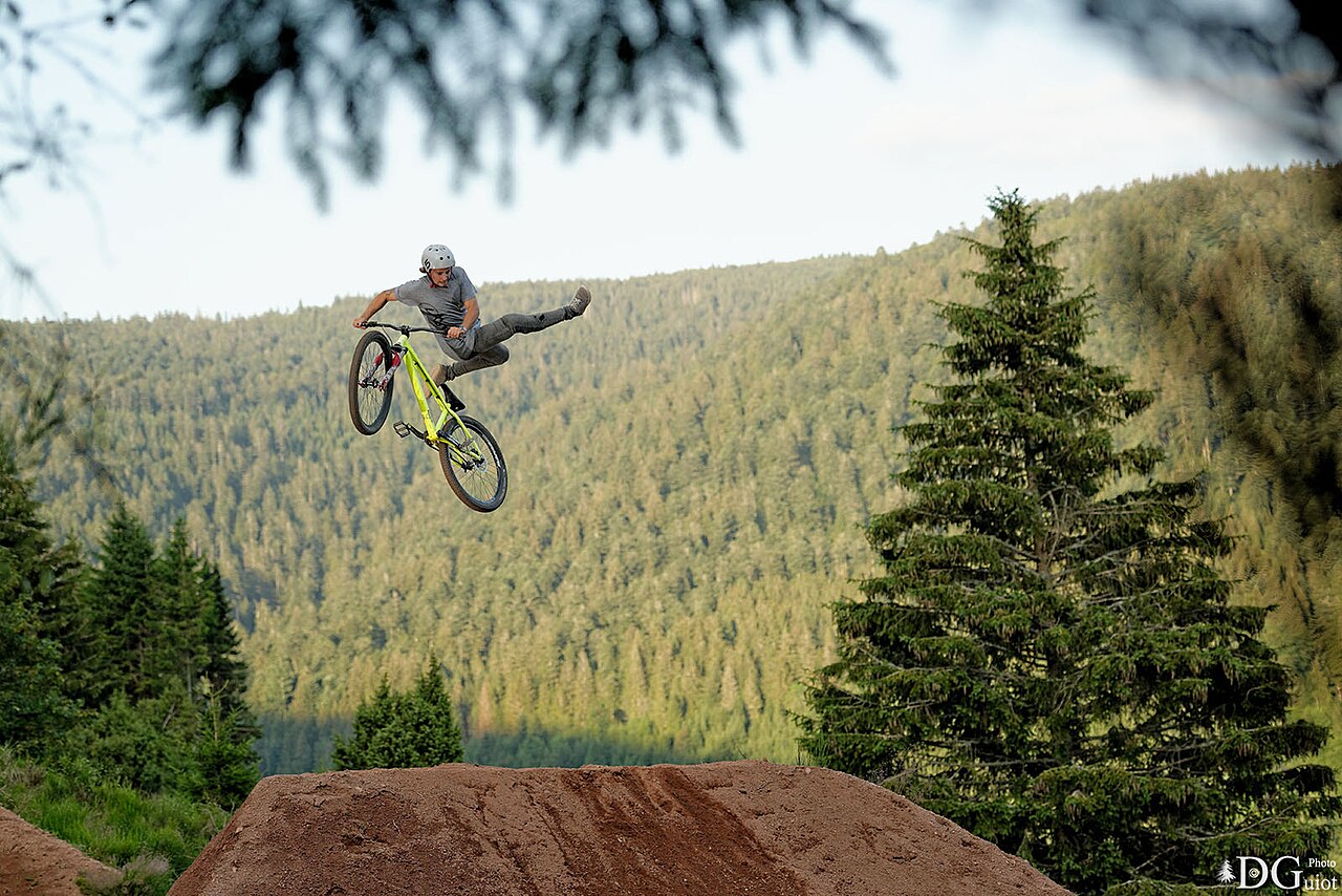Location de vélo électrique à La Bresse : magasins, tarifs, circuits